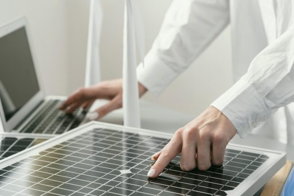 Guía para Legalizar tu Instalación Fotovoltaica en 2025: Pasos y CIE