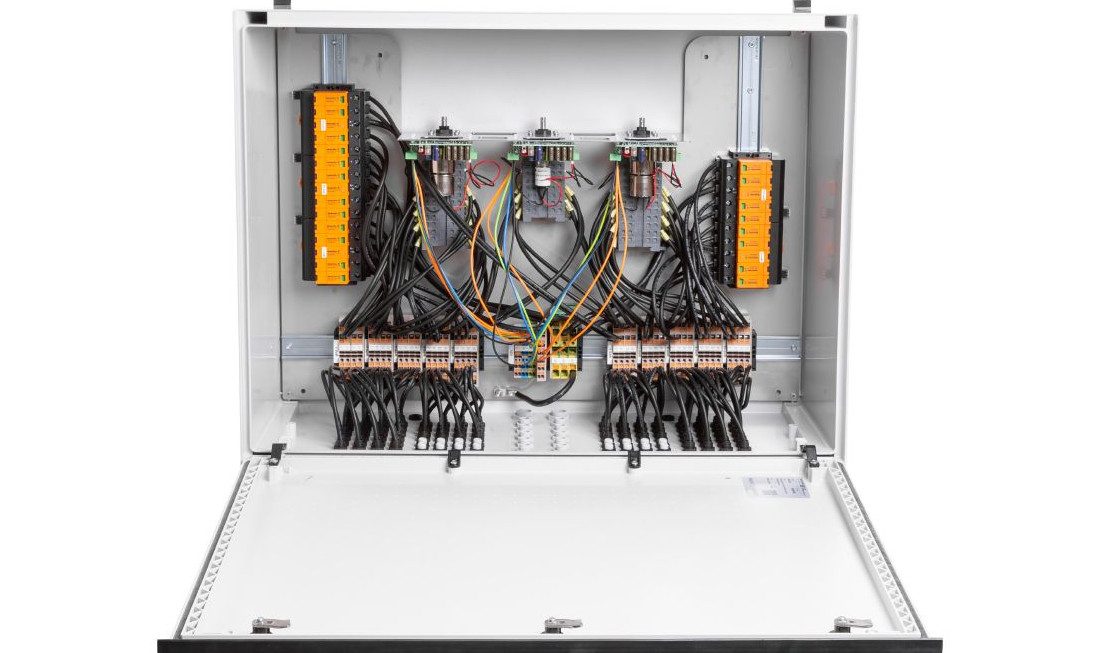 Cuadro de Protecciones Solar: Componentes obligatorios y esquemas 2026