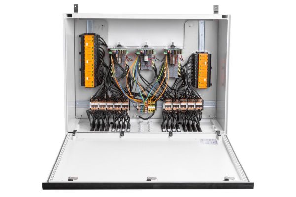 Cuadro de Protecciones Solar: Componentes obligatorios y esquemas 2026